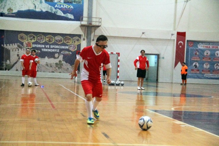Down Sendromlular Futsal Milli Takımı Alanya’da hazırlıklarını sürdürüyor