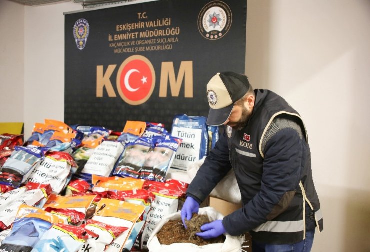 1 milyon değerinde kaçak tütün ve malzemesi ele geçirildi