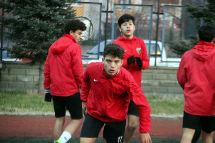 Muhammet Eren Arıkan: "Hayalim Premier Lig’de forma giymek"