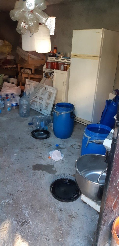 Yılbaşı öncesi bin litre kaçak içki ele geçirildi