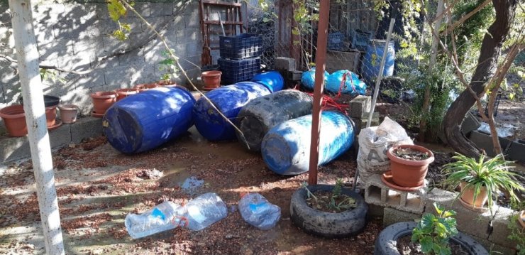 Yılbaşı öncesi bin litre kaçak içki ele geçirildi