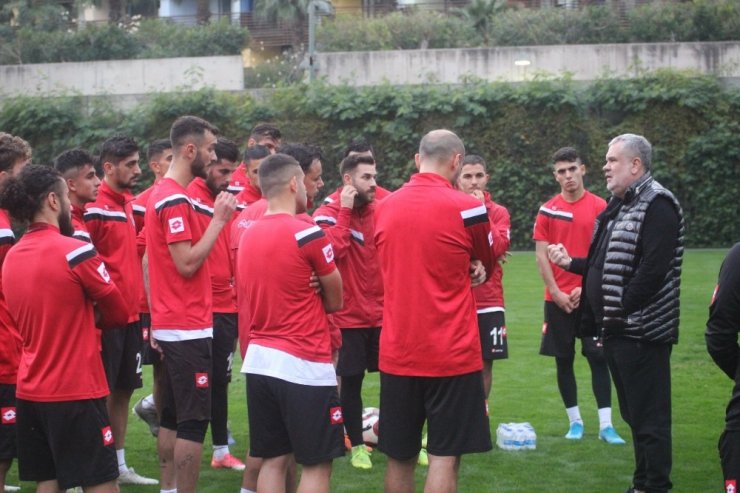 Elazığspor’da Antalya kampı başladı