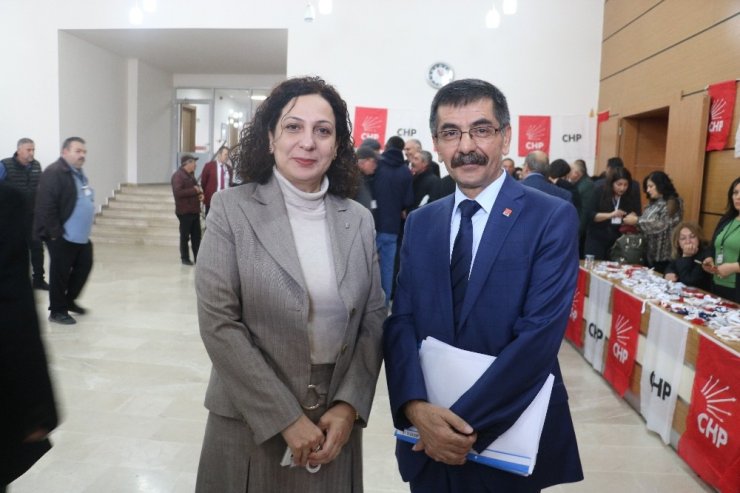 CHP’de gergin kongre