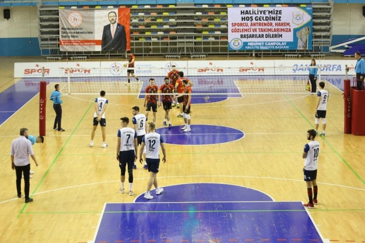 Haliliye ligin ilk yarısını zirvede tamamladı