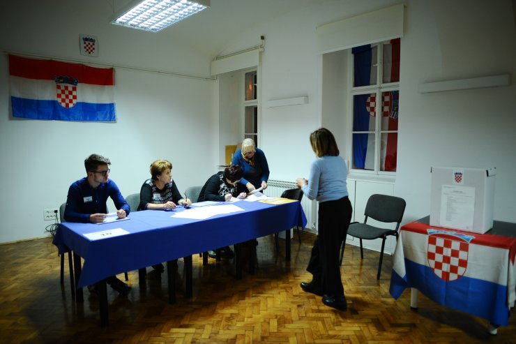 Hırvatistan'da cumhurbaşkanlığı seçimi için oy kullanma işlemi başladı
