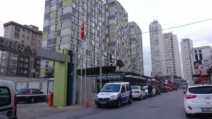 Ümraniye’de asansör boşluğuna düşen çocuk ağır yaralandı