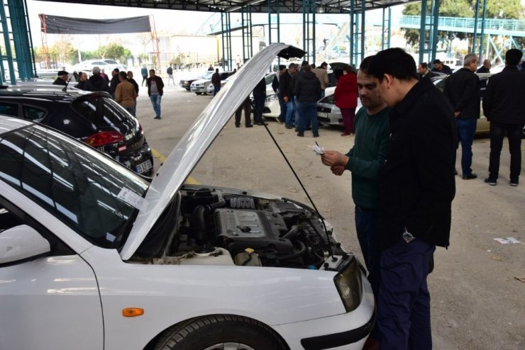 Manisa Açık Oto Pazarına büyük ilgi