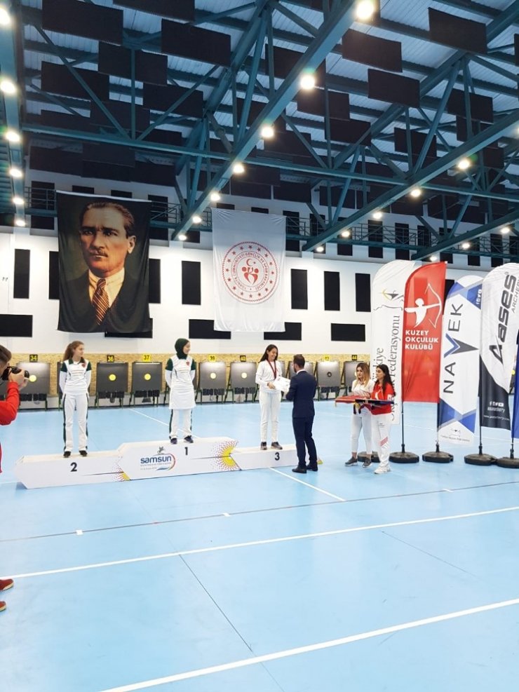 Ispartalı Gökçe, okçulukta Türkiye üçüncüsü oldu