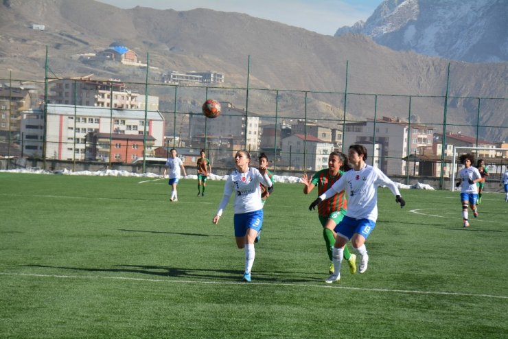 Kadınlar 1. Lig: Hakkarigücü: 4 - Amedspor: 3