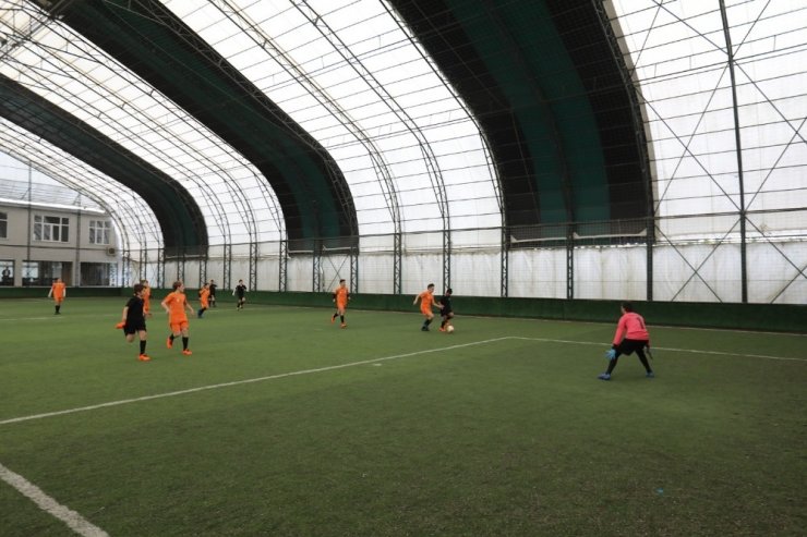 Mahalleler arası Minikler Futbol Turnuvası’nda maçlar devam ediyor