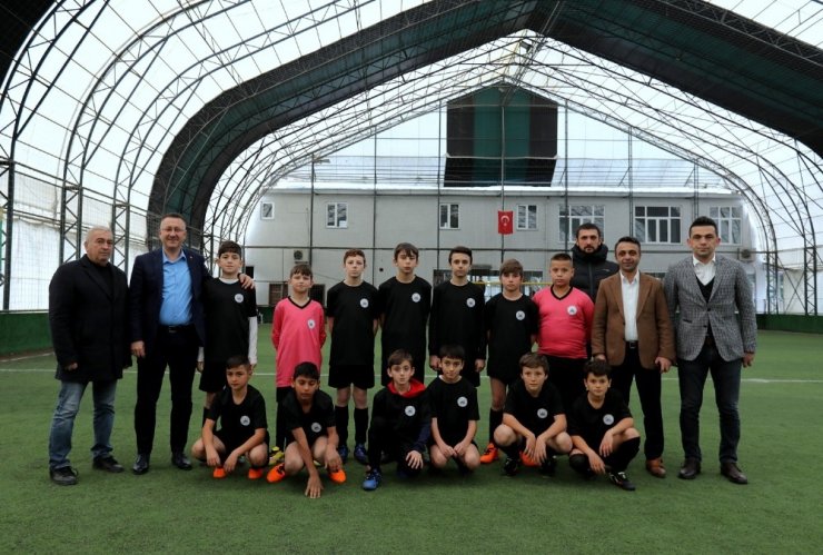 Mahalleler arası Minikler Futbol Turnuvası’nda maçlar devam ediyor