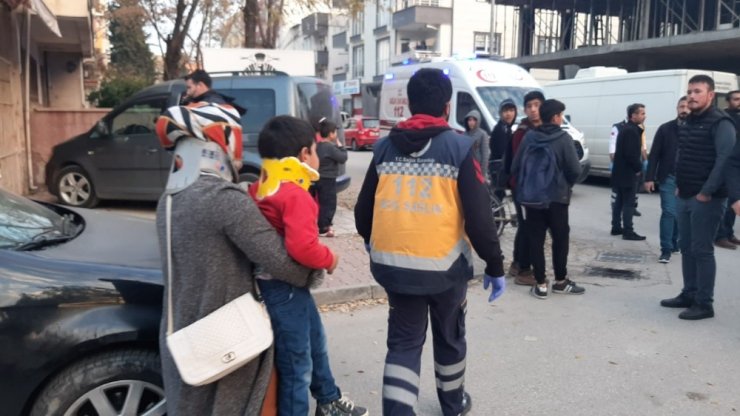 Otomobil ile hafif ticari araç çarpıştı: 4 yaralı