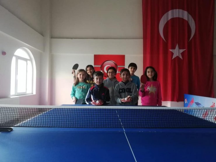 Şuhut’ta Masa Tenisi Kulübü çalışmalarına devam ediyor