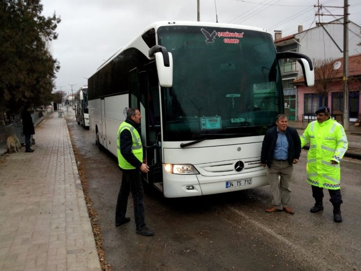 Şuhut’ta seyahat otobüsleri denetlendi