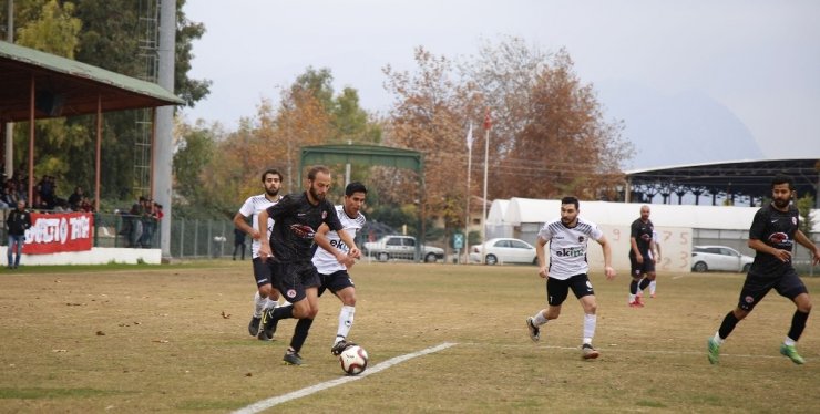 Kırkgöz Döşemealtı Belediye Spor Play-Of yolunda Beymelek engelini tek golle geçti
