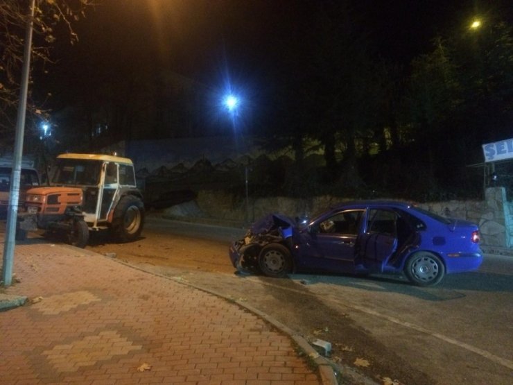 Bilecik’te trafik kazası; 3 kişi yaralandı