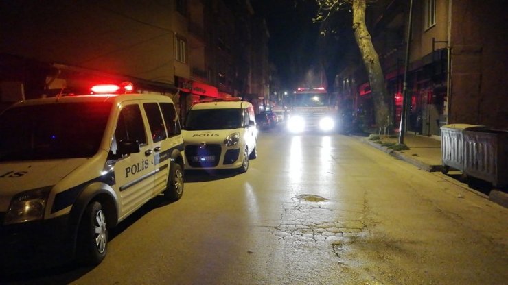 Fişe takılı unutulan çay ocağı iş yerini küle çevirdi