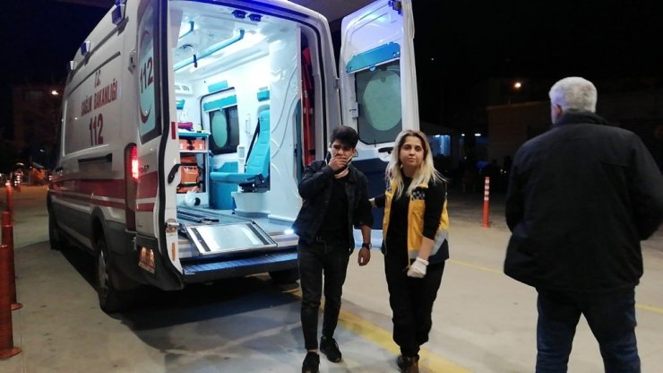 Motosiklet kazada parçalara ayrıldı: 2 kardeş yaralandı