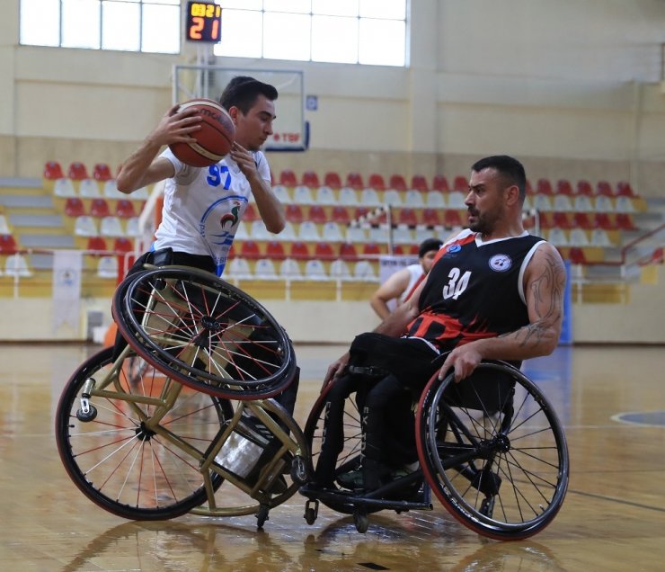Pamukkale Belediyespor ilk devreyi 3. sırada tamamladı