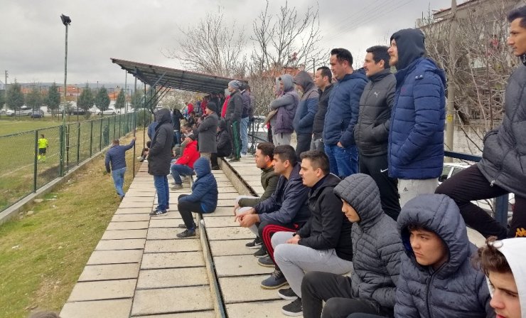 Düğerek Güneşspor taraftarından ’tribünün üstü kapatılsın’ çağrısı