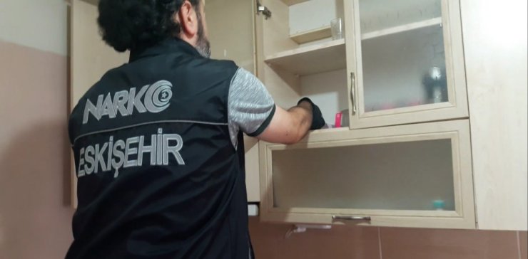 Eskişehir’de uyuşturucu operasyonu: 3 gözaltı