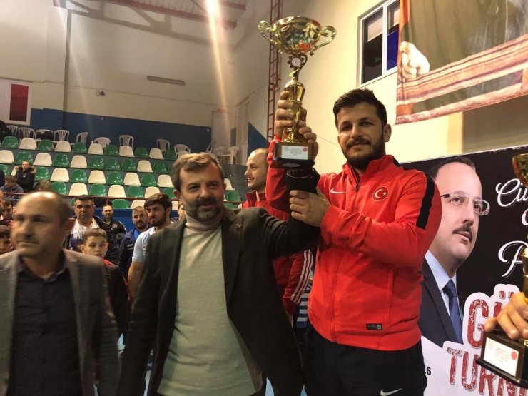 Işık: “Ata sporumuz güreşi gelecek nesillere taşımalıyız”
