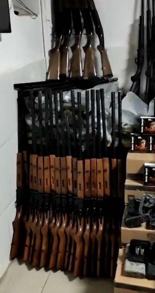 Irak sınırında cephanelik ele geçirildi