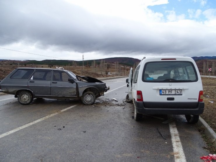 Hisarcık’ta trafik kazası: 1 ölü, 2 yaralı