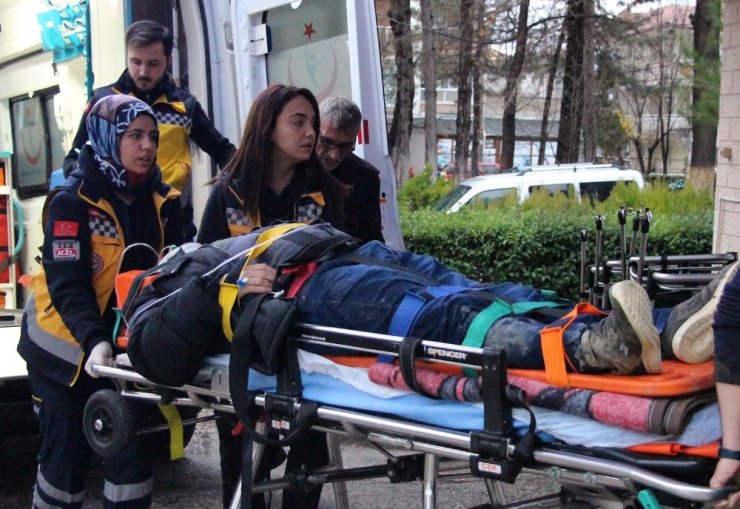 Manisa’da yağmur kazaları beraberinde getirdi: 1’i ağır 3 yaralı