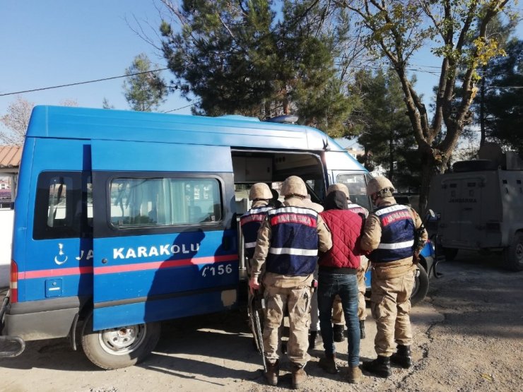 Siirt’te sosyal medya üzerinden terör propagandası yapan 2 kişi gözaltına alındı