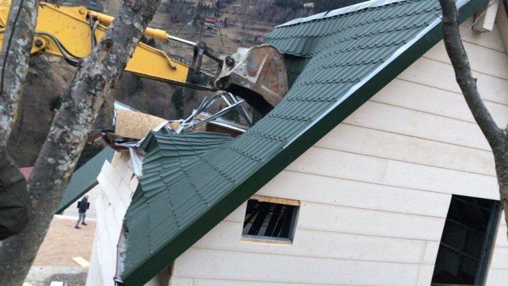 Uzungöl’de yıkımlar başladı