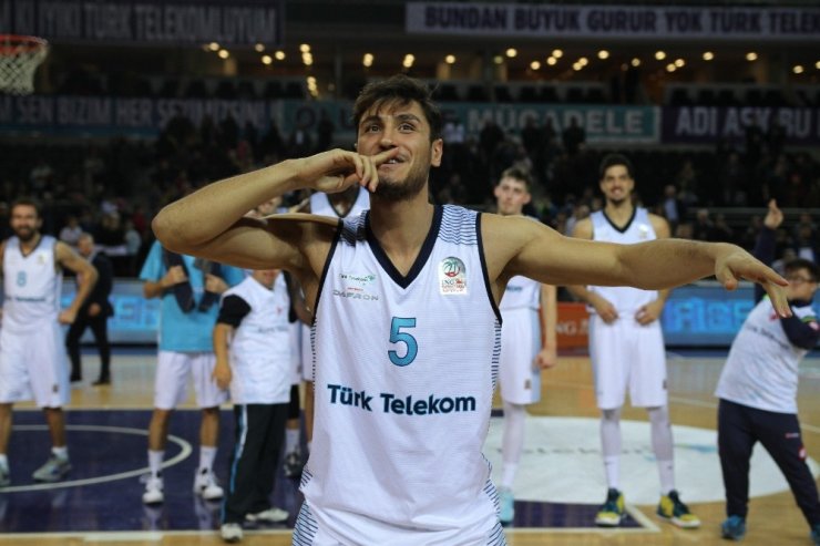 Türk Telekom evinde galip