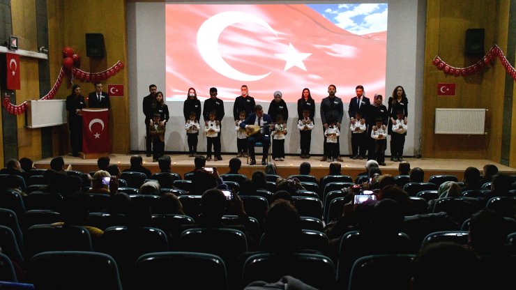 Ağrı'da 16 yıl önce çıkan yangında ölen öğrenci ve öğretmenler anıldı