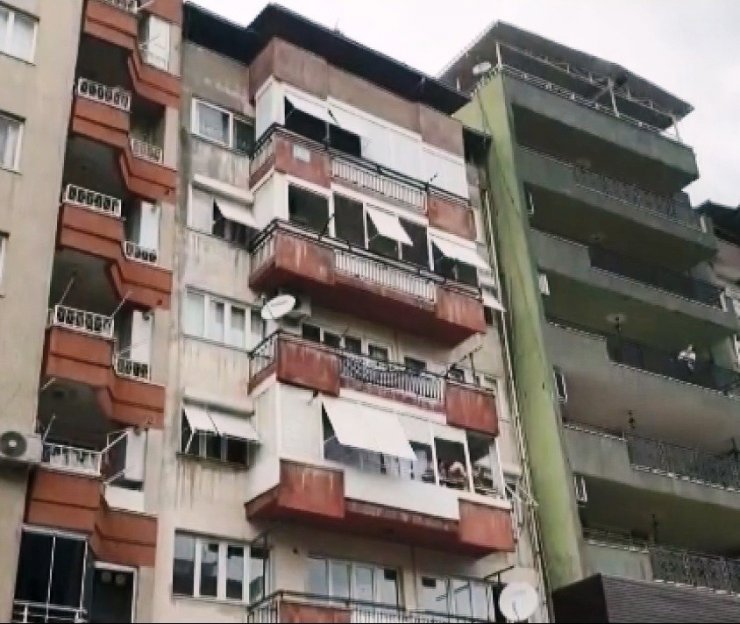 Anten yüzünden çatıdan düştü
