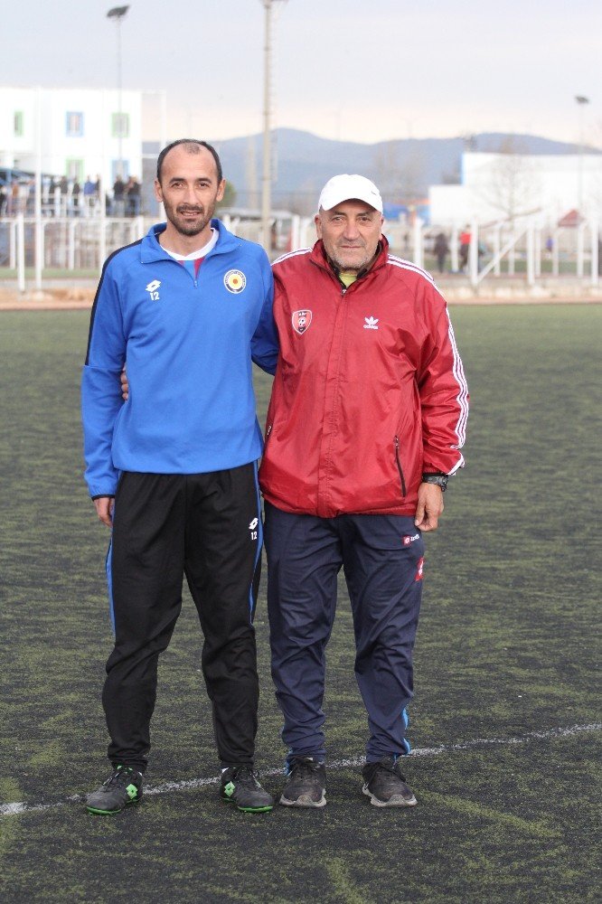 Baba oğul birbirine rakip oldu