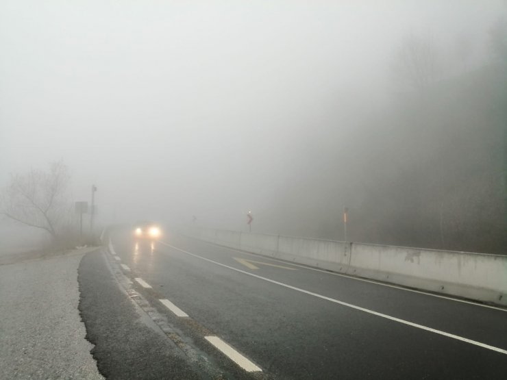 Bolu Dağı'nda sağanak ve sis etkili oluyor