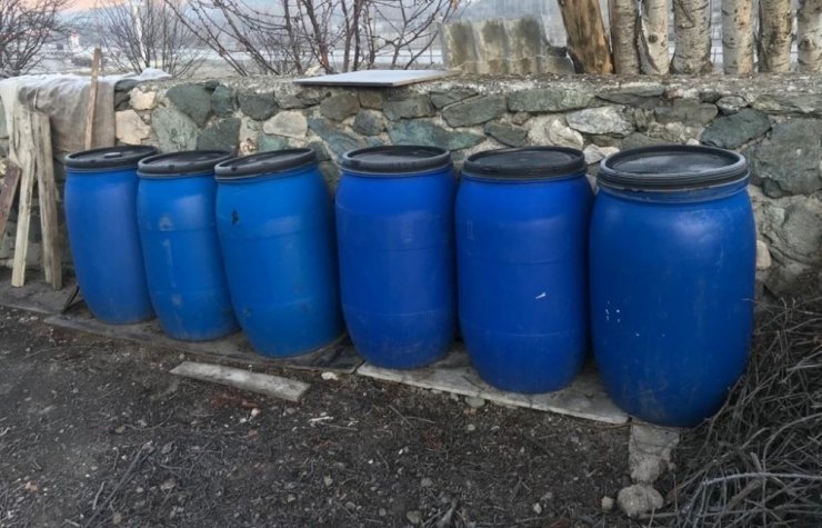 Ocakta kaçak alkol kaynatırken yakalandı