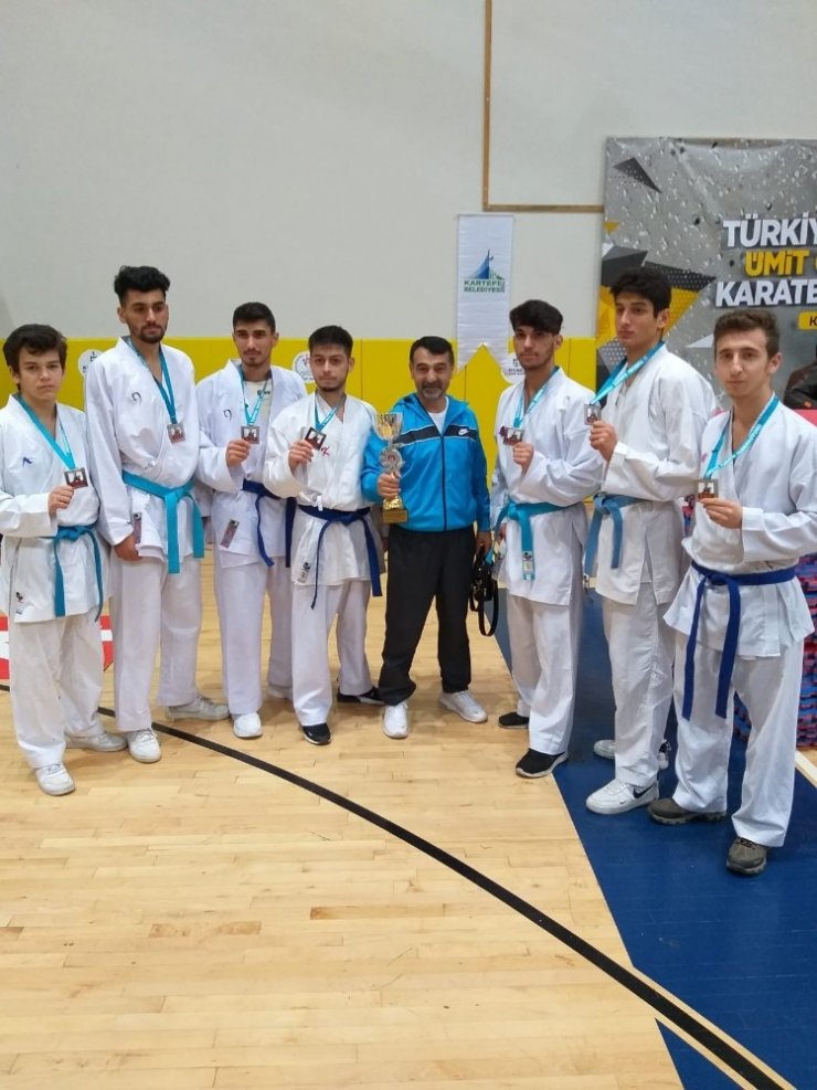 Darıcalı Karatecilerden çifte kupa