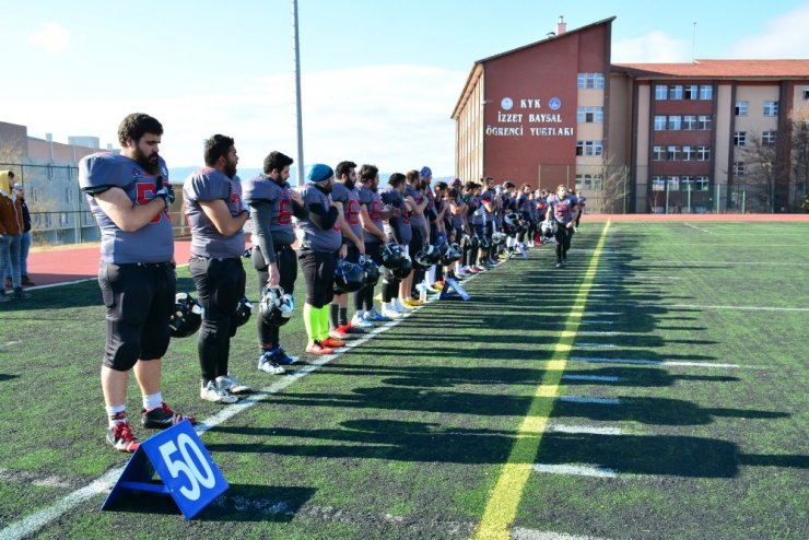 Düzce Üniversitesi lige galibiyetle başladı
