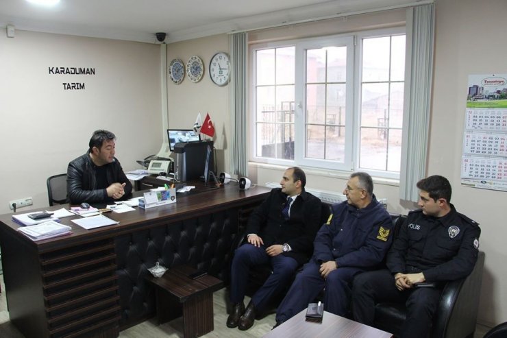 İlçe protokolü esnafları ziyaret etti