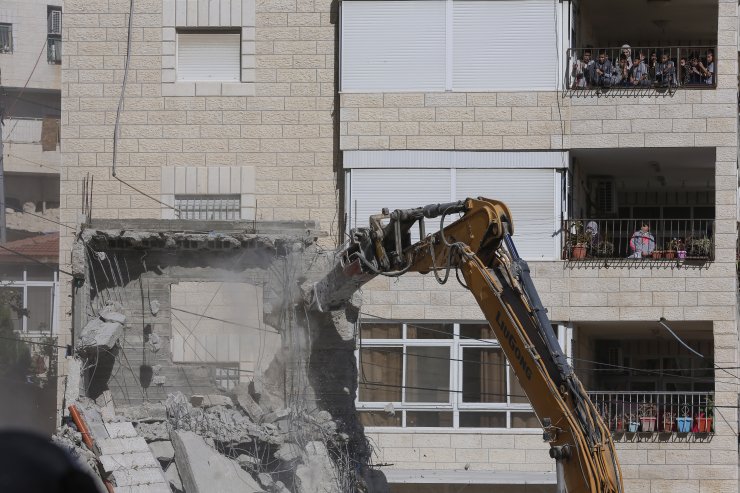 İsrail güçleri Doğu Kudüs'te Filistinli aileye ait inşat halindeki evi yıktı