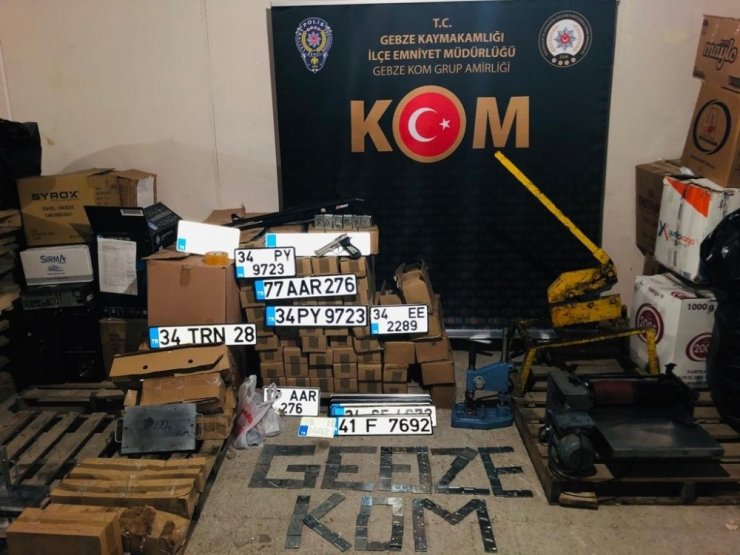 Kocaeli’de sahte plaka basımı yapan galeriye operasyon: 4 gözaltı