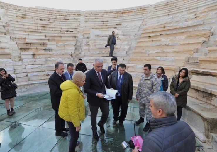 Bakan Ersoy, Patara’da incelemelerde bulundu