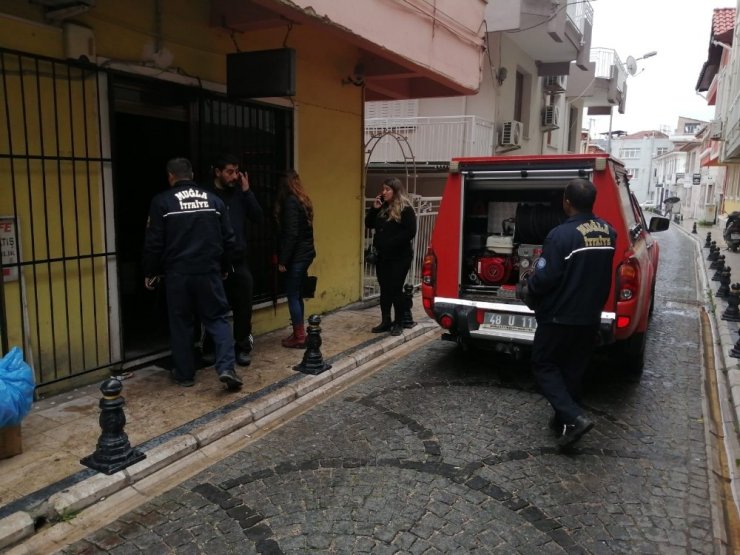 Elektrik kontağından yangın çıktı