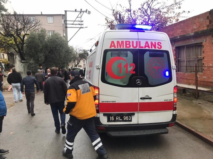 Yayaya çarpan otomobilin sürücüsü baygınlık geçirdi