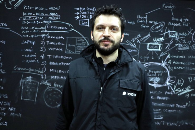 Reeder yeni akıllı cep telefonu "P13 Blue"yu piyasaya sundu