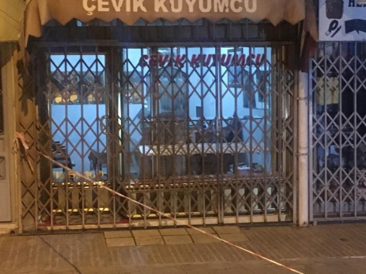 Kuyumcu hırsızı polisin dikkati sayesinde yakalandı
