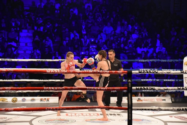 Toroslar Belediyesi’nden muaythai sporuna destek