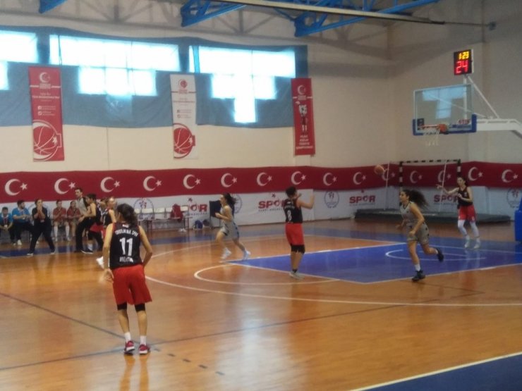 Kastamonu All Star Kadın Basketbol Takımı, ilk galibiyetini aldı