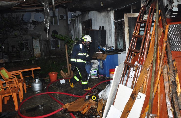 Antalya'da bir evde çıkan yangın söndürüldü